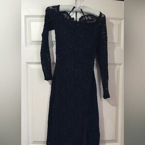 Stunning Lace Gown, Midnight Blue Off the Shoulder, NWT. Le Chateau. US4-6.